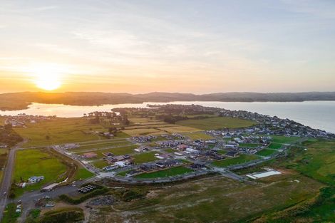 Photo of property in 11 Kaitiaki Drive, Clarks Beach, 2122