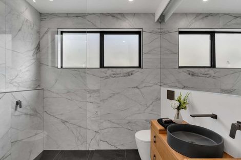 Photo of property in 13 Round Hill Rise, Cracroft, Christchurch, 8022