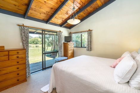 Photo of property in 501 Waihakeke Road, Taumata Island, Carterton, 5792