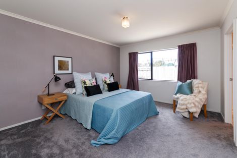 Photo of property in 127 Schnell Drive, Kelvin Grove, Palmerston North, 4414