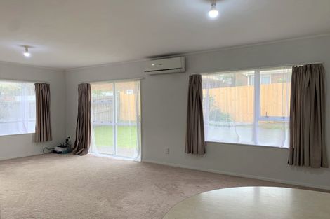 Photo of property in 2/5 Newington Road, Henderson, Auckland, 0612