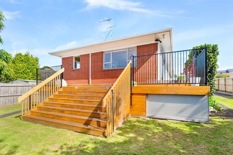 Photo of property in 2/4 Evelyn Place, Hillcrest, Auckland, 0627