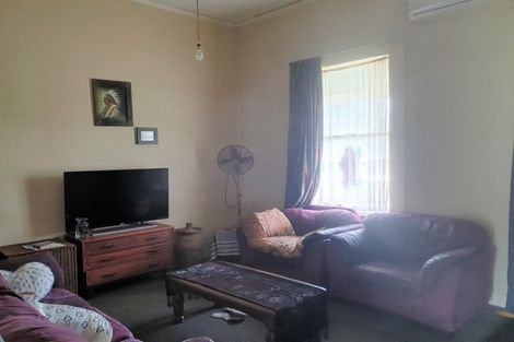 Photo of property in 15 Allardice Street, Dannevirke, 4930