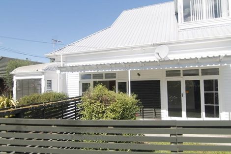 Photo of property in 51 Windermere Road, Papanui, Christchurch, 8053