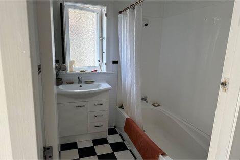 Photo of property in 7a Hawker Street, Mount Victoria, Wellington, 6011