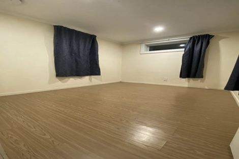 Photo of property in 1/288 East Coast Road, Forrest Hill, Auckland, 0620