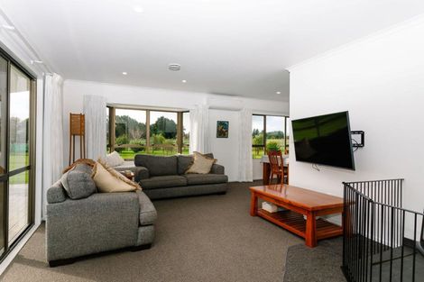 Photo of property in 77120a State Highway 2, Dannevirke, 4977