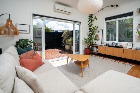 Photo of property in 30 Mandalay Terrace, Khandallah, Wellington, 6035