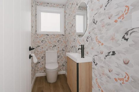 Photo of property in 15 Ihaka Street, Hokowhitu, Palmerston North, 4410