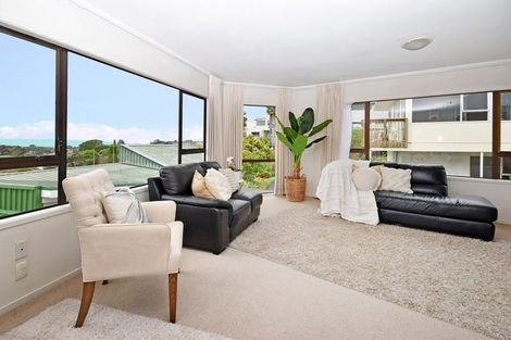 Photo of property in 4a Tower Hill, Stanmore Bay, Whangaparaoa, 0930