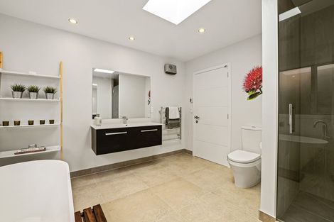 Photo of property in 8 De Thier Lane, Richmond Hill, Christchurch, 8081