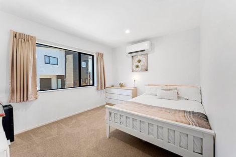 Photo of property in 74 Ashley Avenue, Long Bay, Auckland, 0630