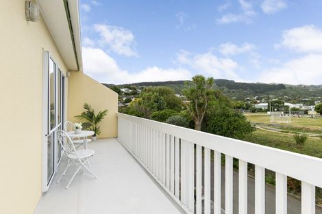 Photo of property in 4/9 Tawa Street, Tawa, Wellington, 5028