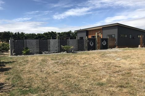 Photo of property in 7 Strathnaver Drive, Waikawa Beach, Manakau, 5573