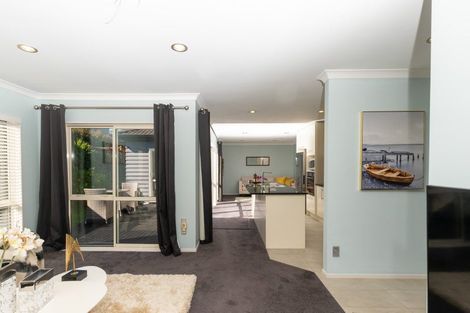 Photo of property in 20 Stamford Crescent, Flat Bush, Auckland, 2019
