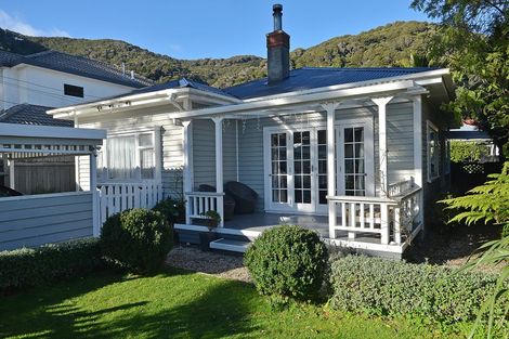 Photo of property in 3 Ngaio Street, Eastbourne, Lower Hutt, 5013