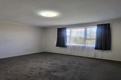 Photo of property in 4 Kayle Glen, West Harbour, Auckland, 0618