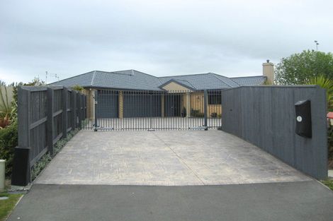 Photo of property in 3 Blarney Place, Casebrook, Christchurch, 8051