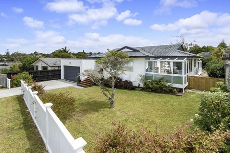 Photo of property in 80 Weatherly Road, Torbay, Auckland, 0630