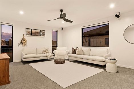 Photo of property in 11 Livingstone Drive, Papamoa Beach, Papamoa, 3118