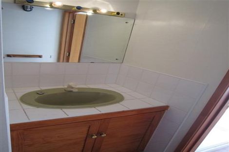 Photo of property in 53 Chelsea View Drive, Chatswood, Auckland, 0626