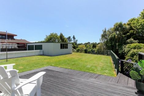 Photo of property in 60 Karina Road, Merrilands, New Plymouth, 4312