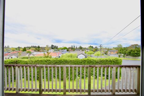 Photo of property in 18 Windsor Road, Maeroa, Hamilton, 3200