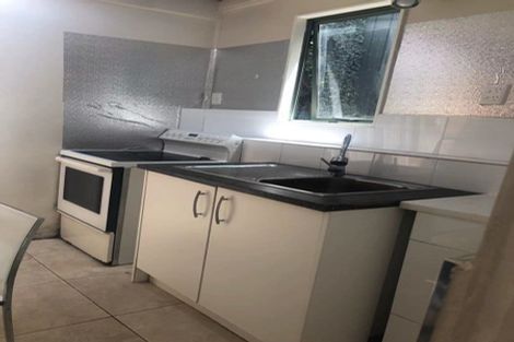 Photo of property in 37 Sunset Road, Totara Vale, Auckland, 0632