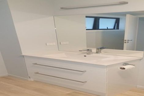 Photo of property in 65 York Street, Picton, 7220