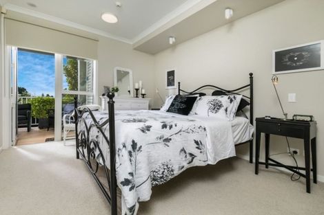 Photo of property in 6 Rewa Rewa Lane, Orewa, 0931
