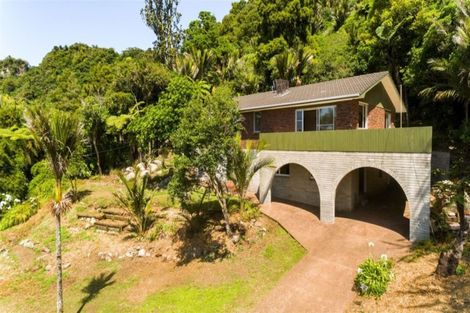 Photo of property in 5 Bush Road, Waiatarua, Auckland, 0604