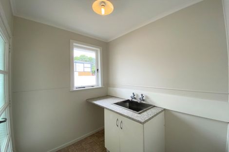 Photo of property in 4 Harding Avenue, Te Atatu South, Auckland, 0610