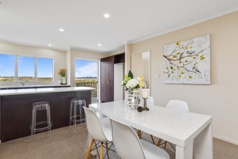 Photo of property in 6/61 The Avenue, Albany, Auckland, 0632