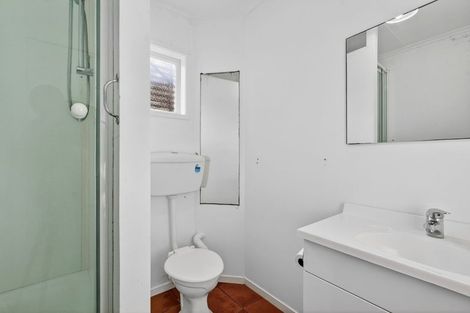 Photo of property in 1/2 Tye Road, Hillcrest, Auckland, 0627