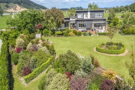 Photo of property in 205 Muhunoa Road East, Ohau, Levin, 5570