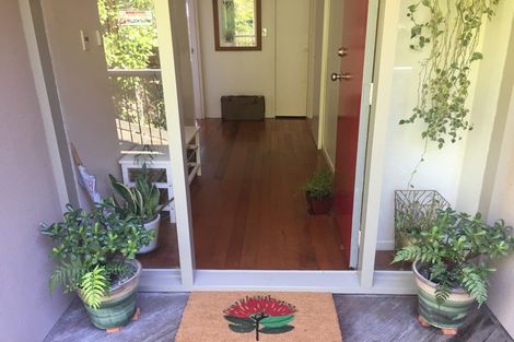 Photo of property in 4 Tranquil Glade, Hillcrest, Auckland, 0627