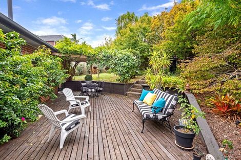 Photo of property in 10 Glenfern Road, Mellons Bay, Auckland, 2014