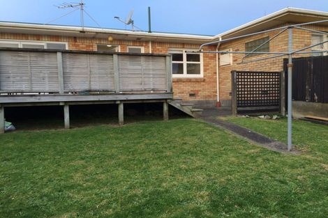 Photo of property in 40-40a Hamblyn Street, Strandon, New Plymouth, 4312