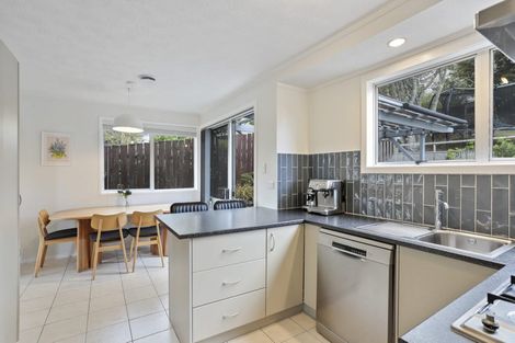 Photo of property in 35 Terra Nova Street, Glen Eden, Auckland, 0602