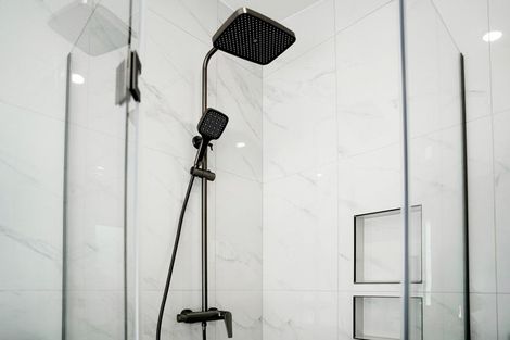 Photo of property in 10 Tusac Place, Totara Vale, Auckland, 0627