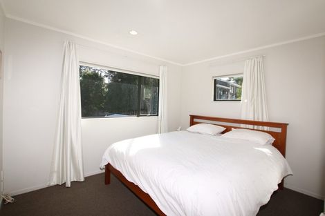 Photo of property in 2/29 Beaudine Avenue, Glenfield, Auckland, 0629