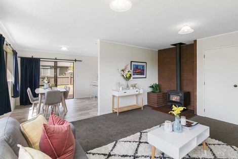 Photo of property in 18 Reeves Street, Waikanae Beach, Waikanae, 5036