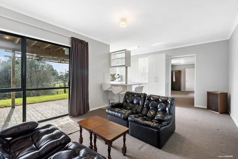 Photo of property in 1 Griggs Road, Whitford, Howick, 2571