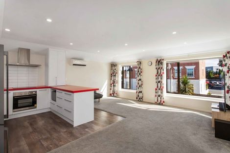 Photo of property in 2/4 Nova Place, Christchurch Central, Christchurch, 8011