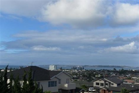 Photo of property in 7 Dorchester Place, Orewa, 0931