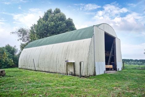 Photo of property in 1568a Old Coach Road, Pukehina, 3186