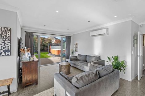 Photo of property in 28 Linkwater Way, Parklands, Christchurch, 8083