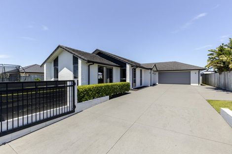 Photo of property in 22 Keene Drive, Bell Block, New Plymouth, 4312