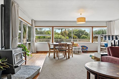 Photo of property in 23 Taipari Road, Te Atatu Peninsula, Auckland, 0610