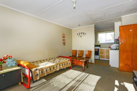 Photo of property in 2/806 Lyell Street, Akina, Hastings, 4122